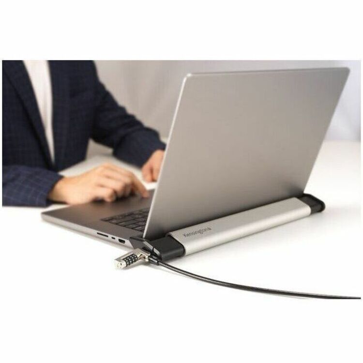 Kensington Laptop Locking Station 2.0 with Slim Combination Lock K62856WW