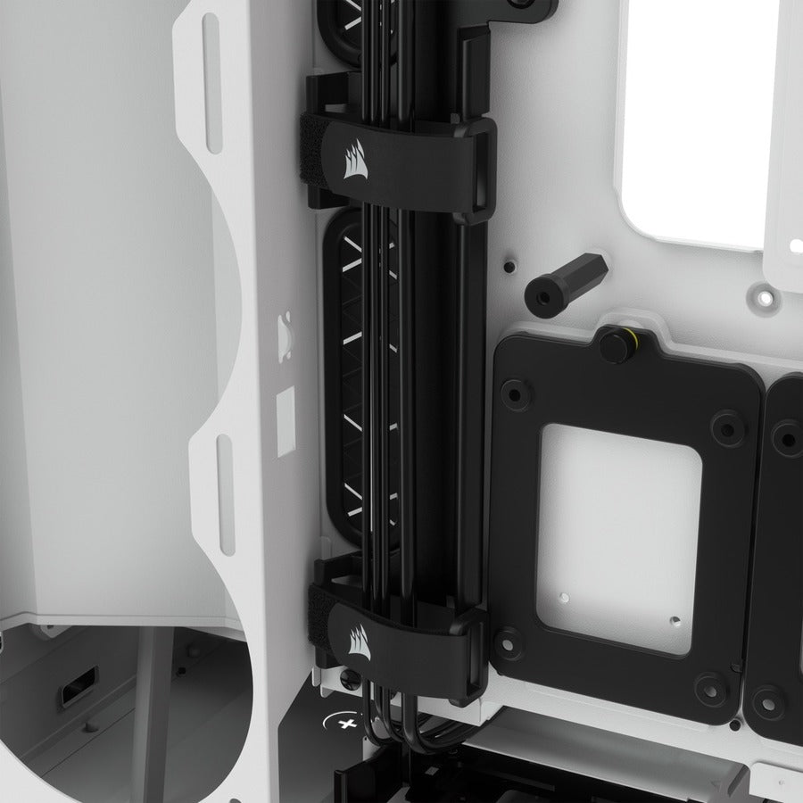 Boîtier intelligent pour PC ATX moyenne tour Corsair iCUE 5000X RGB en verre trempé - Blanc CC-9011213-WW