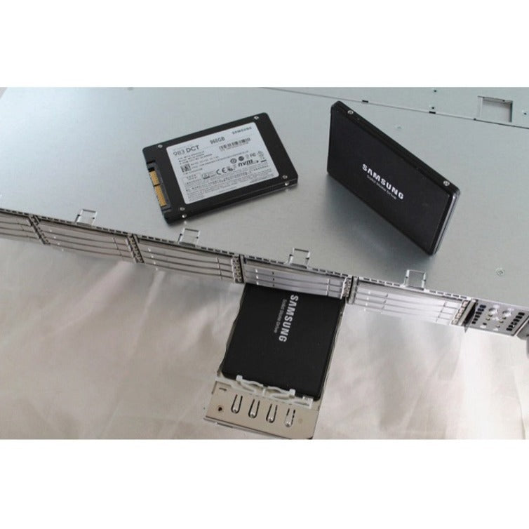 Disque SSD Samsung 870 EVO MZ-77E250B/AM 250 Go - Interne 2,5" - SATA (SATA/600) MZ-77E250B/AM