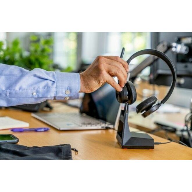 Poly Voyager 4320 USB-C with charge stand Headset 77Z31AA