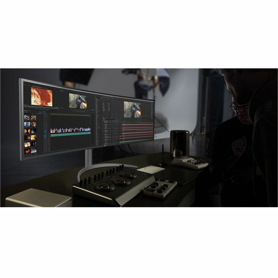 LG 49WQ95C-W 49" UW-QHD Curved Screen Gaming LCD Monitor - 32:9 49WQ95C-W