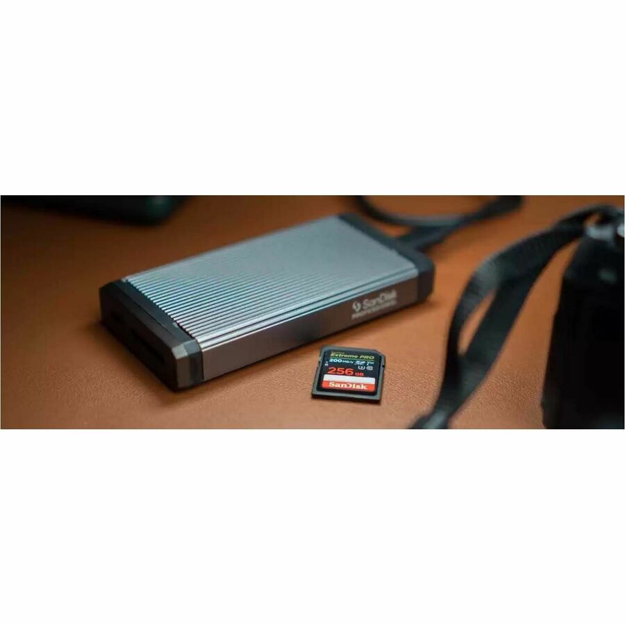 SanDisk Professional PRO-READER SDPR5A8-0000-GBAND Flash Reader SDPR5A8-0000-GBAND