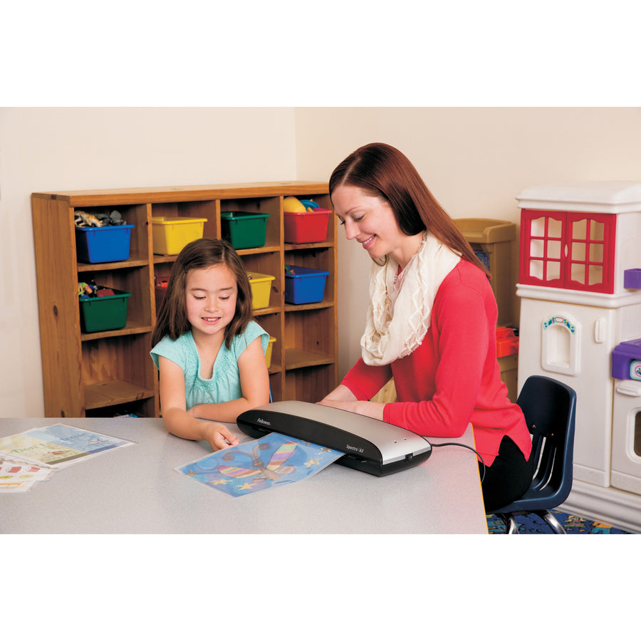 Fellowes Spectra™ 95 Laminator with Pouch Starter Kit 5738201