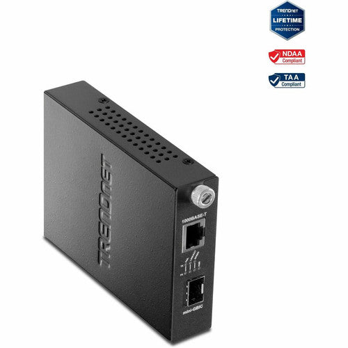 TRENDnet Convertisseur de média fibre 100/1000Base-T vers SFP, convertisseur fibre vers Ethernet, 1 port RJ-45 10/100/1000Base-T, 1 x emplacement mini-GBIC, protection à vie, noir, TFC-1000MGA TFC-1000MGA
