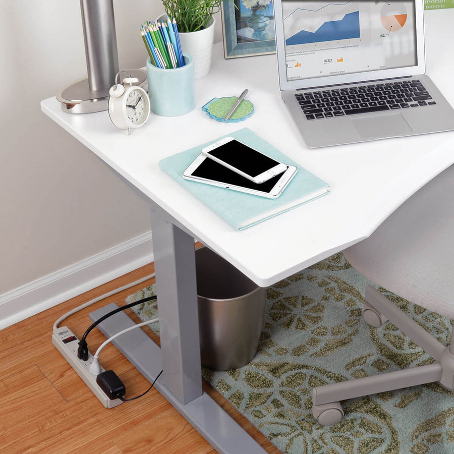 Tripp Lite 6 prises, cordon de 8 pieds, bande de 990 joules, fiche plate - Protégez-le ! Suppresseur de surtension TLP608