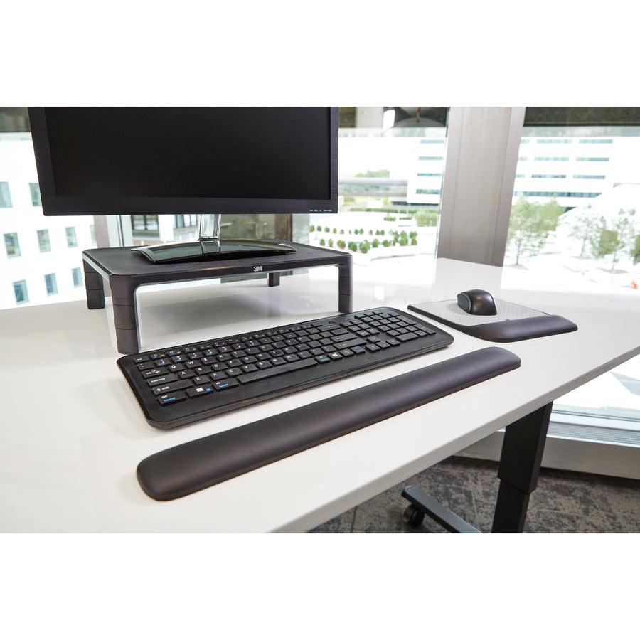 3M Precise Mouse Pad with Gel Wrist Rest MW85B