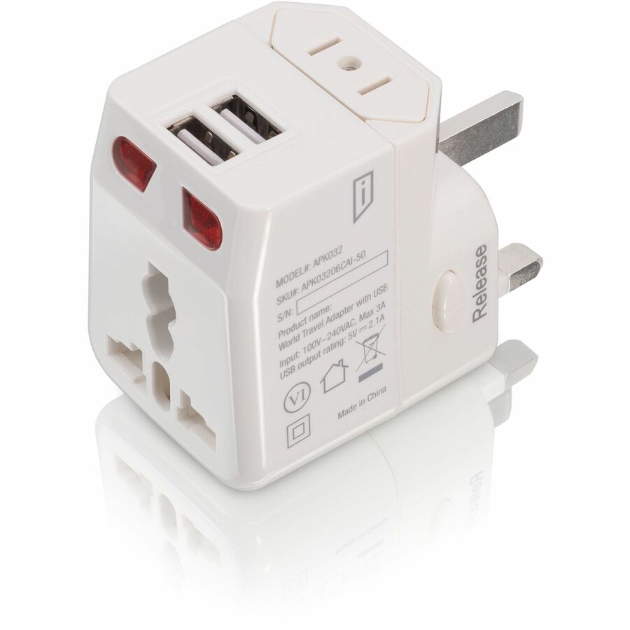 iStore World Travel Adapter with Dual USB Charging Ports APK03206CAI