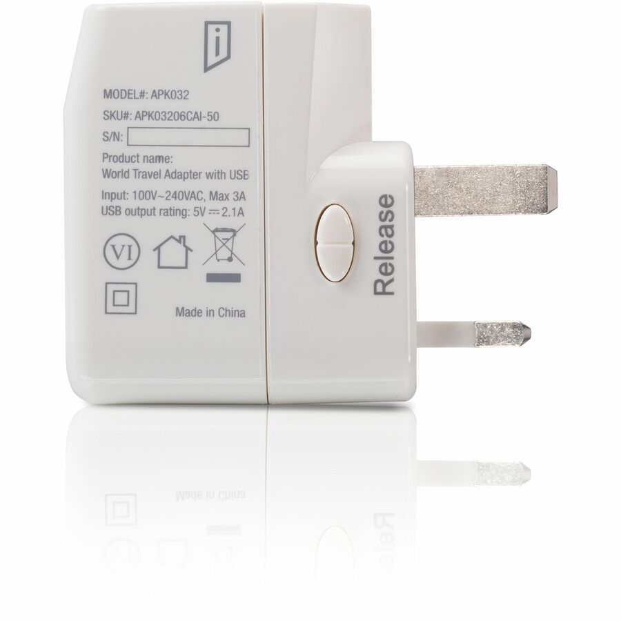 iStore World Travel Adapter with Dual USB Charging Ports APK03206CAI