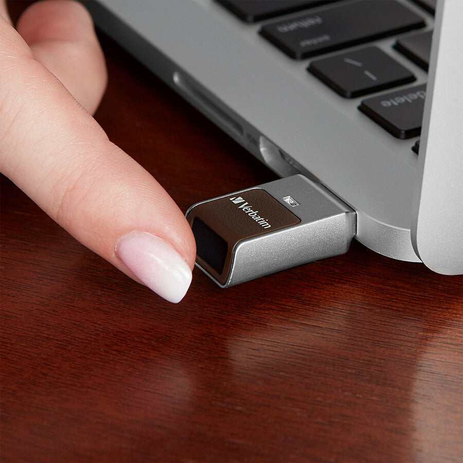 Verbatim Fingerprint Secure USB 3.0 Flash Drive 70367