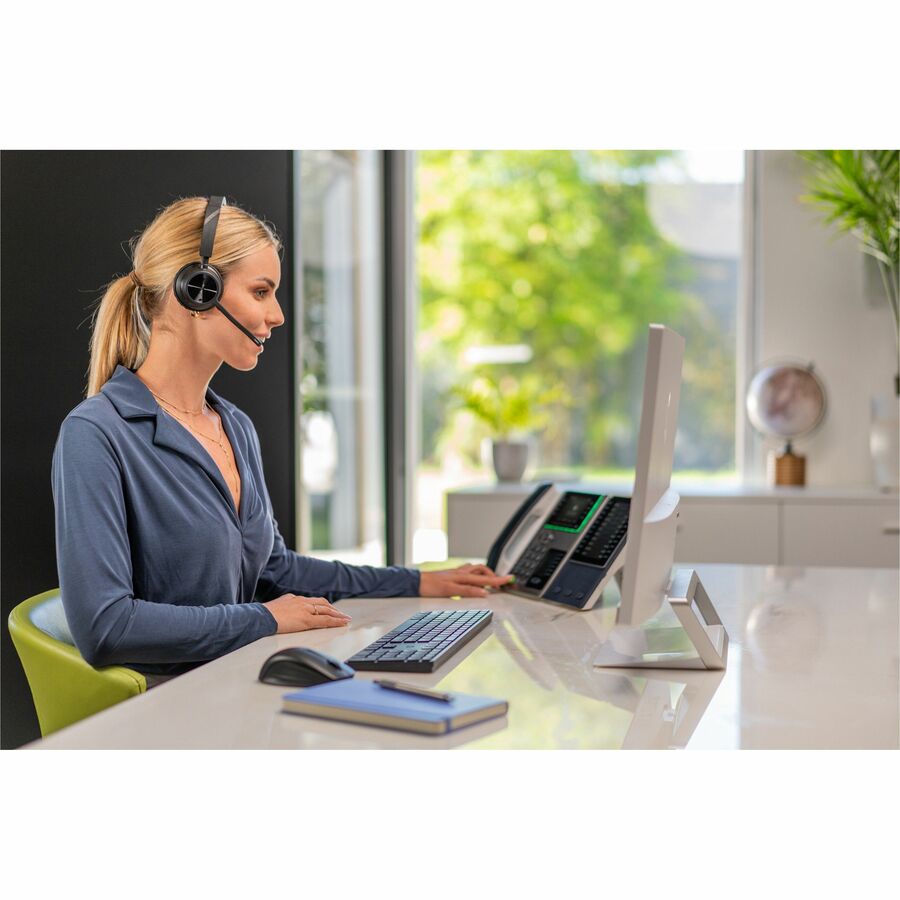 Poly Voyager 4310 USB-C Headset +BT700 dongle TAA 7E2L8AA