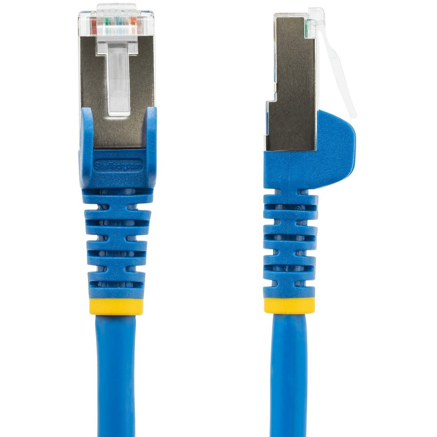 StarTech.com Câble Ethernet CAT6a de 7,6 m, bleu, faible fumée, sans halogène (LSZH) 10 GbE 100 W PoE S/FTP Cordon de brassage réseau RJ-45 sans accroc NLBL-25F-CAT6A-PATCH