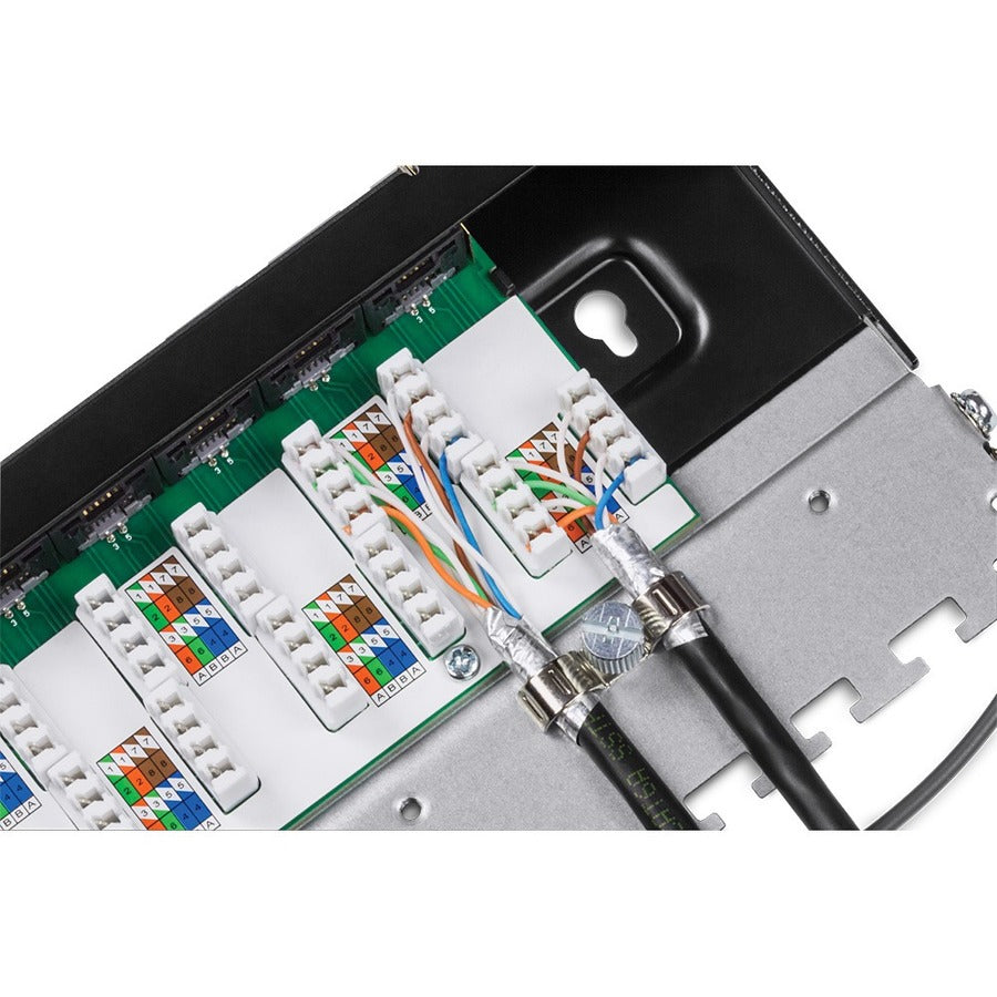 TRENDnet Panneau de brassage blindé Cat6A à 8 ports, prêt pour montage mural, prêt 10G, compatible Cat5e, Cat6, Cat6A, boîtier métallique, étiquetage à code couleur pour câblage T568A et T568B, gestion des câbles, noir, TC-P08C6AS TC-P08C6AS