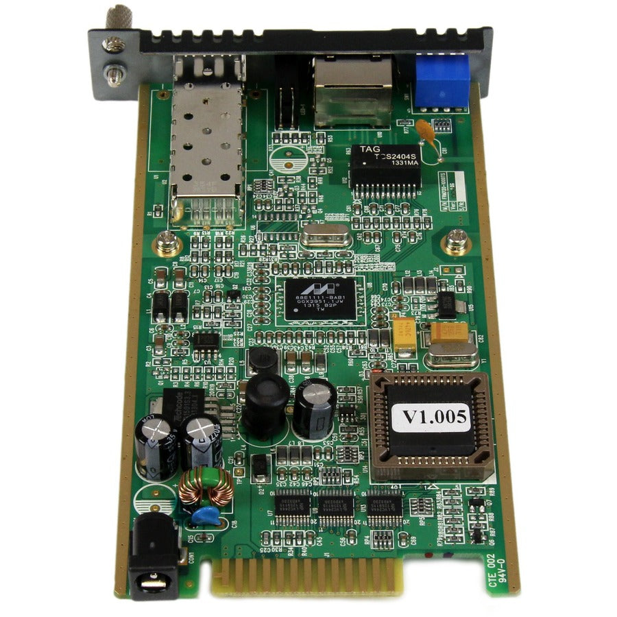 StarTech.com Module de carte convertisseur de média fibre Gigabit Ethernet avec emplacement SFP ouvert ET91000SFP2C