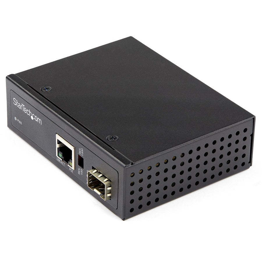 StarTech.com PoE+ Industrial Fiber to Ethernet Media Converter 60W - SFP to RJ45 - SM/MM Fiber to Gigabit Copper IP-30 IMC1GSFP60W