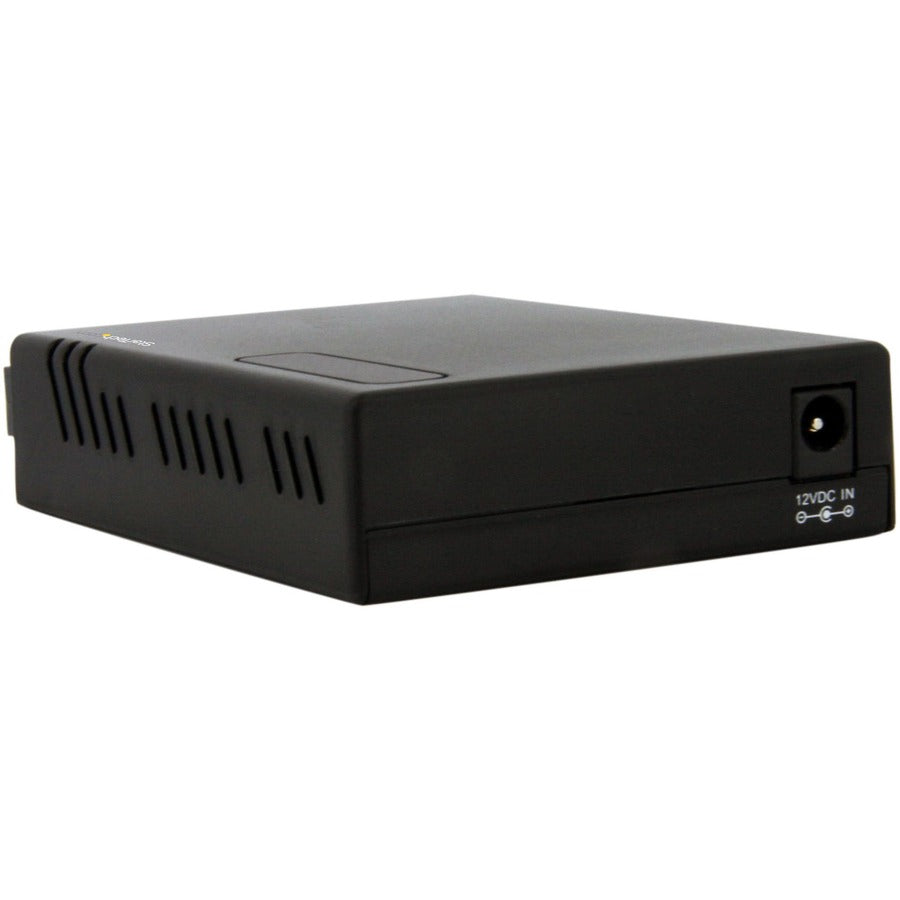 StarTech.com StarTech.com 10/100 Multi Mode Fiber to Ethernet Media Converter SC 2km with PoE MCM110SC2P