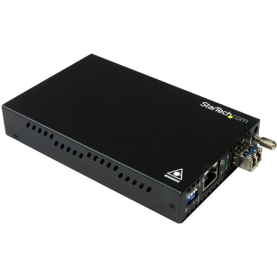 StarTech.com Gigabit Ethernet Copper-to-Fiber Media Converter - SM LC - 20 km - Ethernet Media Converter - GbE Converter ET91000SM20