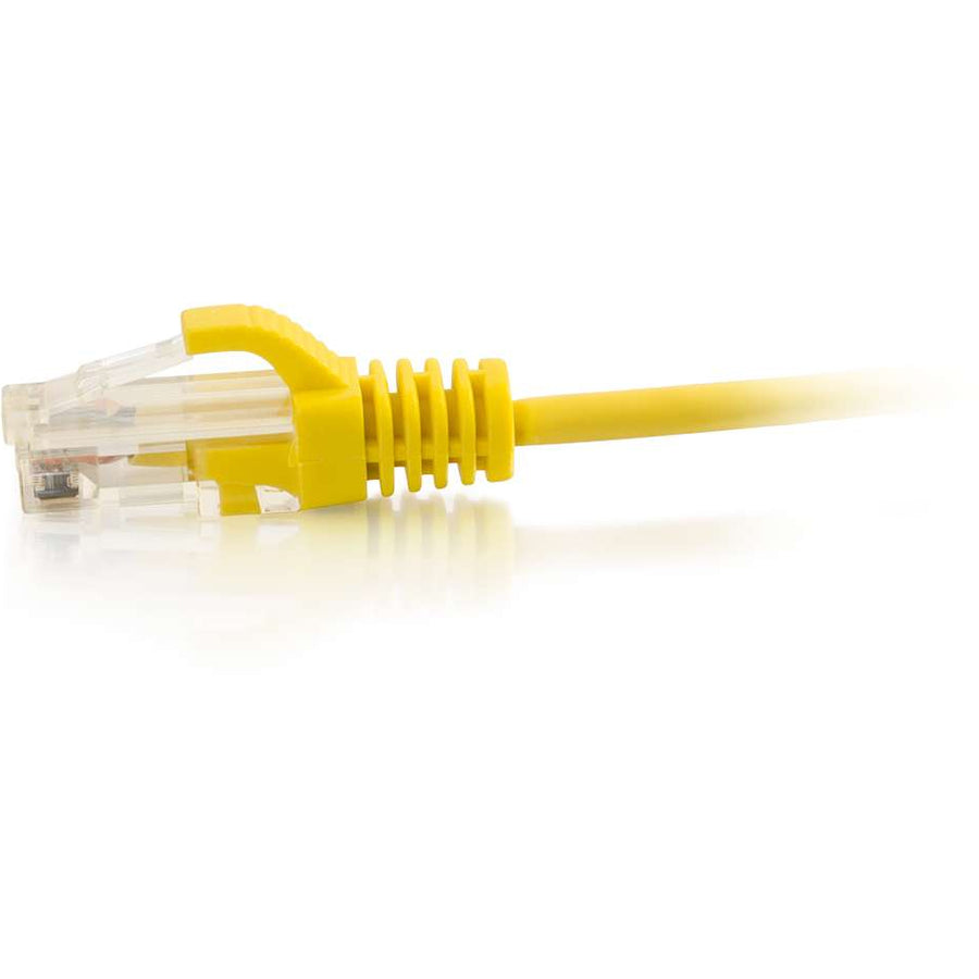 Câble Ethernet C2G Cat6 de 3 pieds - Mince - Sans accroc non blindé (UTP) - Jaune 01171