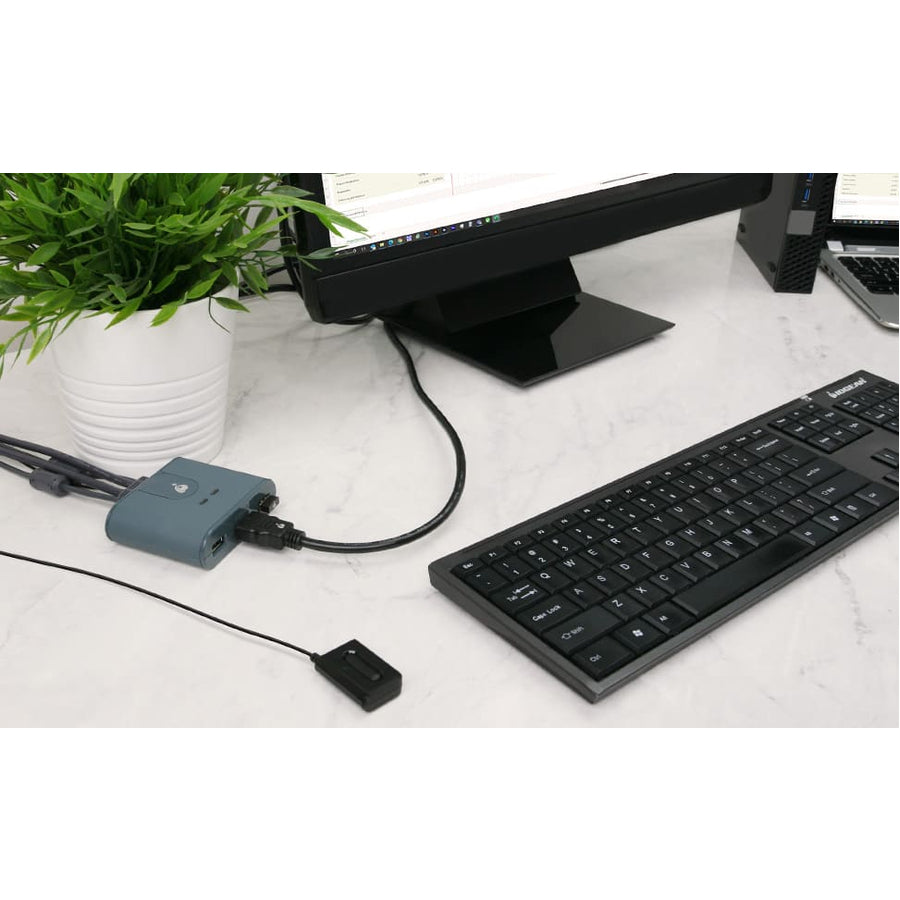 IOGEAR 2-Port Full HD KVM Switch with HDMI and USB Connections GCS32HU