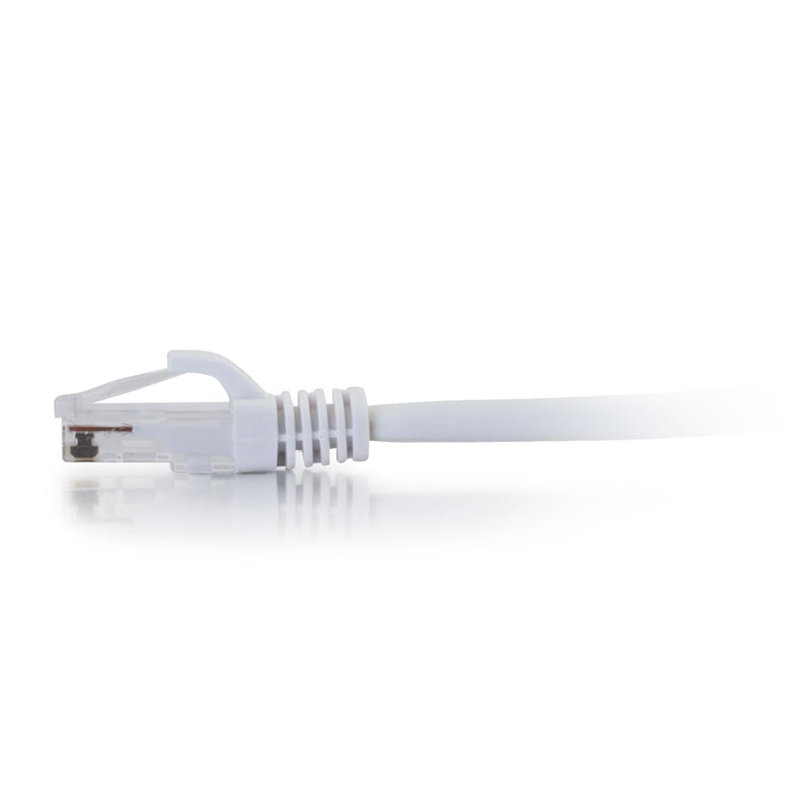 C2G 50761 Câble Ethernet de raccordement réseau Cat6a sans accroc non blindé (UTP) de 0,6 m - Blanc