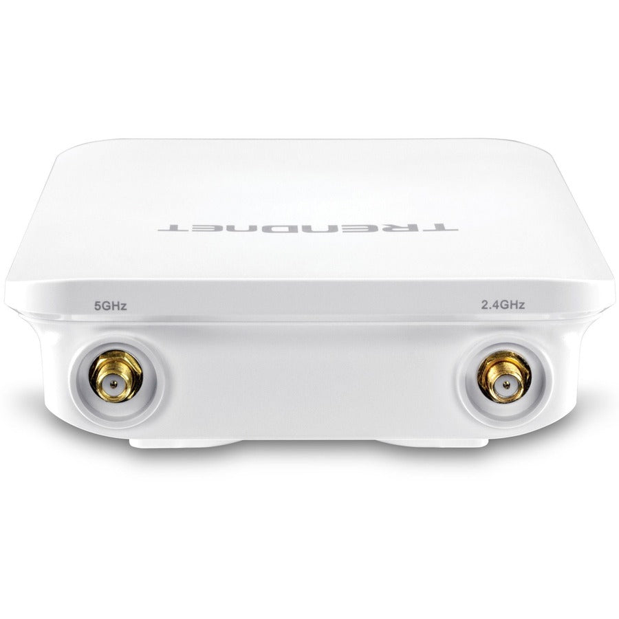 Point d'accès omnidirectionnel extérieur PoE+ sans fil AC1300 TRENDnet 5 DBI ; TEW-841APBO ; Antennes omnidirectionnelles 4 X 5 DBI ; Pontage WiFi point à point et point à multipoint ; IEEE 802.3AT PoE+ TEW-841APBO