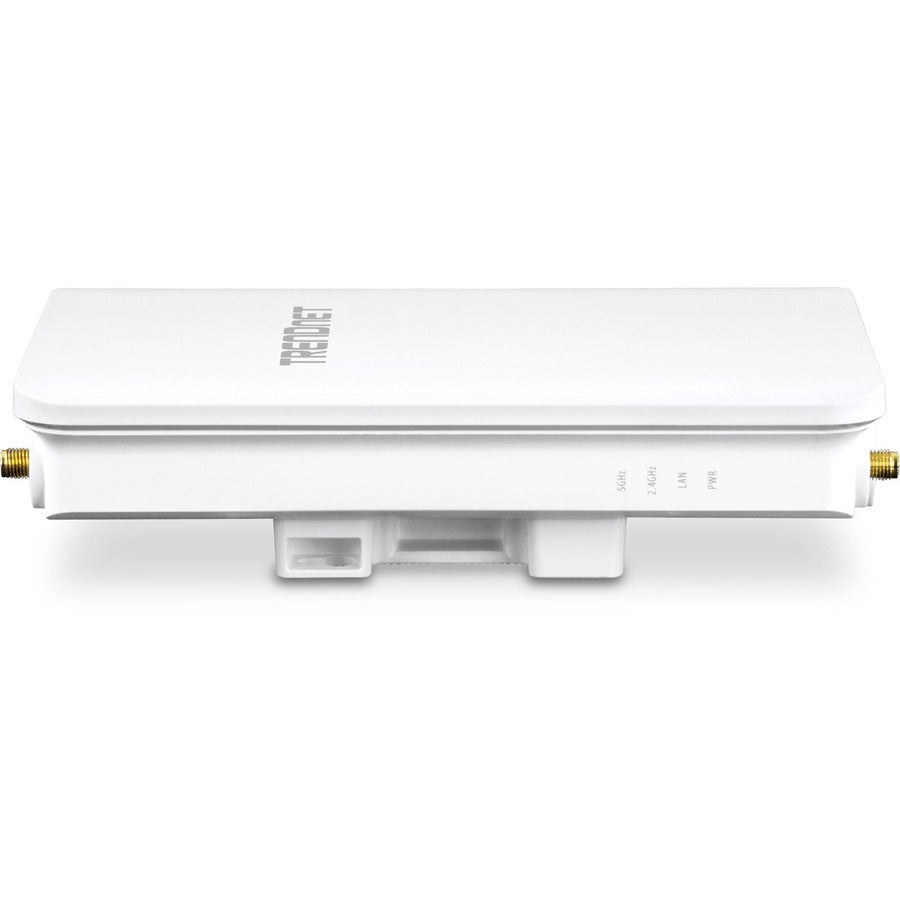 Point d'accès omnidirectionnel extérieur PoE+ sans fil AC1300 TRENDnet 5 DBI ; TEW-841APBO ; Antennes omnidirectionnelles 4 X 5 DBI ; Pontage WiFi point à point et point à multipoint ; IEEE 802.3AT PoE+ TEW-841APBO